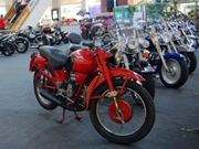 Transporte de Motos Antigas na Cidade Tiradentes